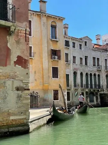 San Marco Apartment With Canal View Venedig
