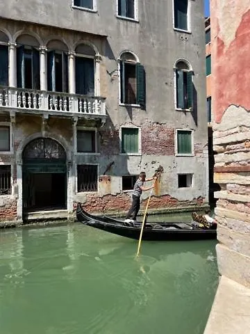 San Marco Apartment With Canal View Venedig