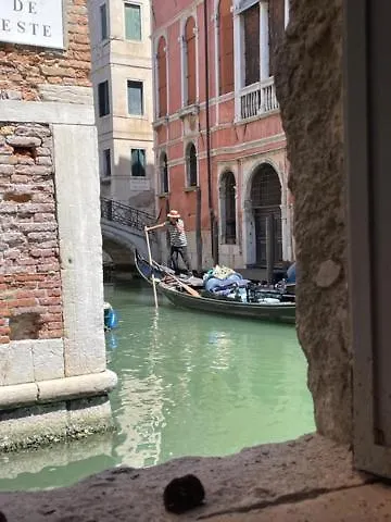 San Marco Apartment With Canal View Venedig