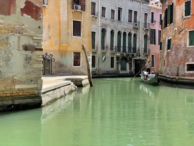 San Marco Apartment With Canal View Venedig