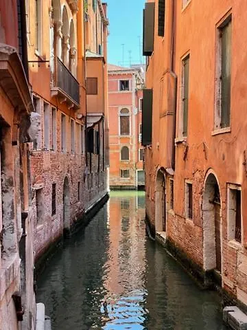 San Marco Apartment With Canal View Venedig
