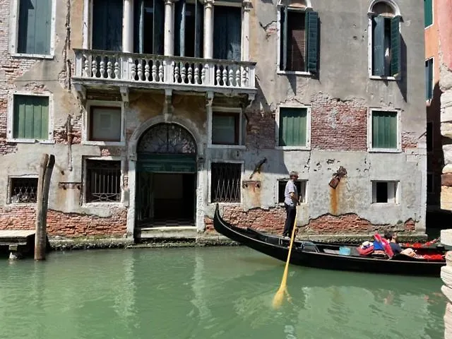 San Marco Apartment With Canal View Venedig
