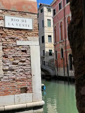 San Marco Apartment With Canal View Venedig